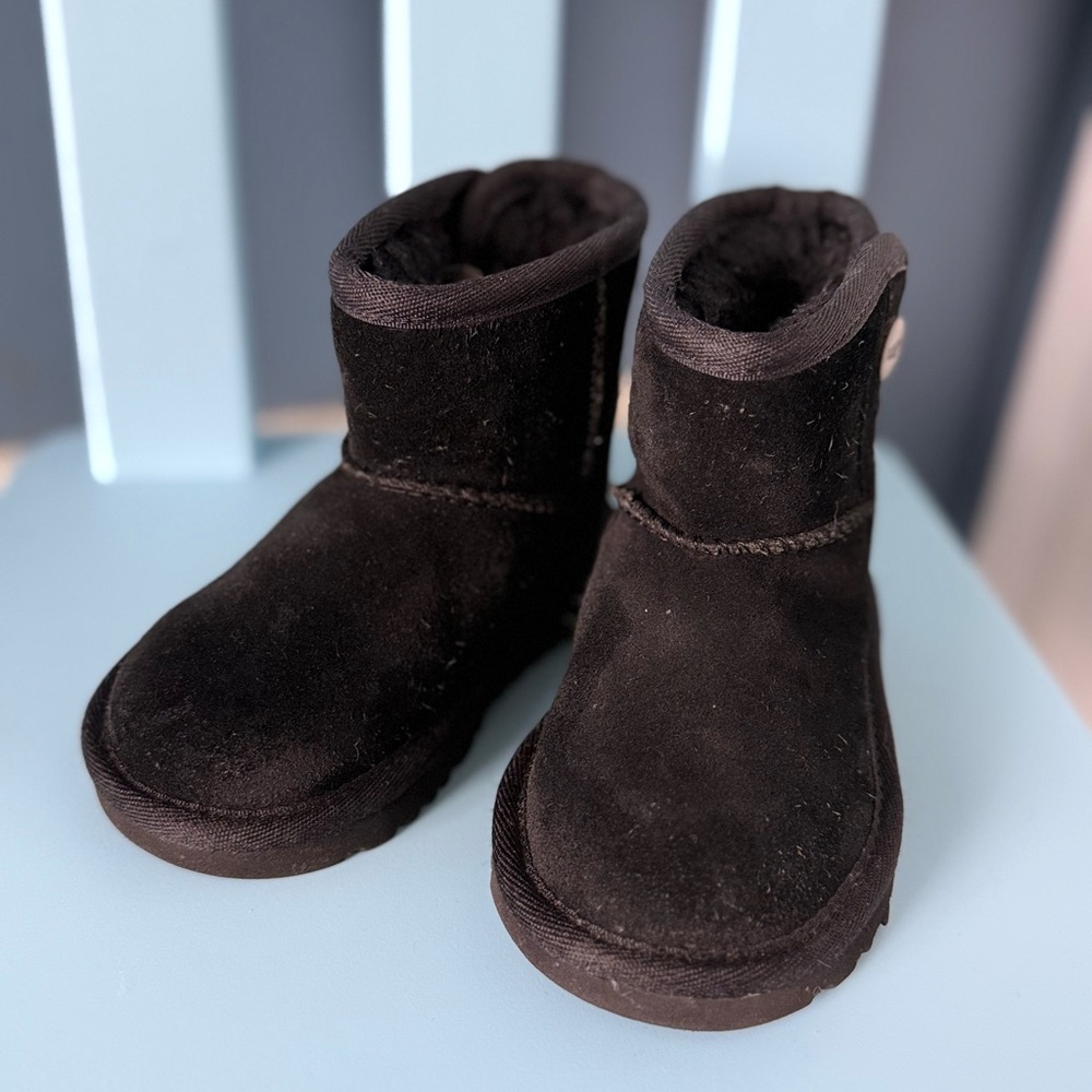 UGG Toddler Size 6 Black Boots